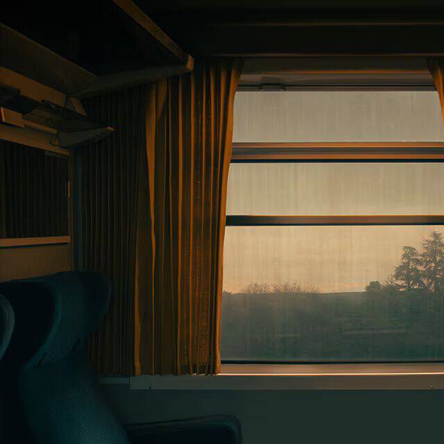 「トラベル」バナー
